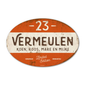 Naambord-Vermeulen-vintage-koenmeloen-voordeur-oranje-bruin-wit-muur